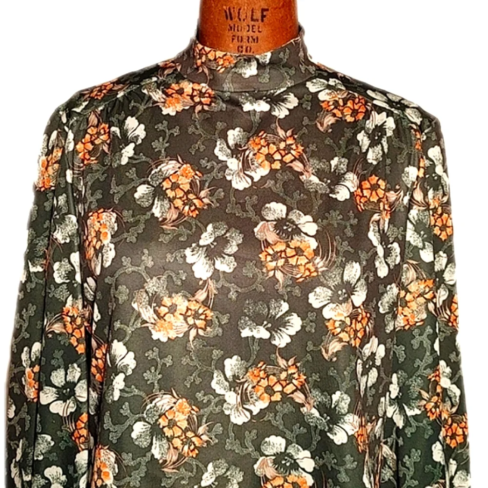 POS old homemade blouse - Picture 3 of 10